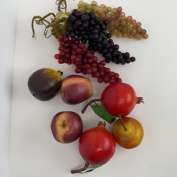 Vtg Lot 10 Artificial Faux Fruit Grapes Pomegranates Orange Apples - Picture 5 of 15